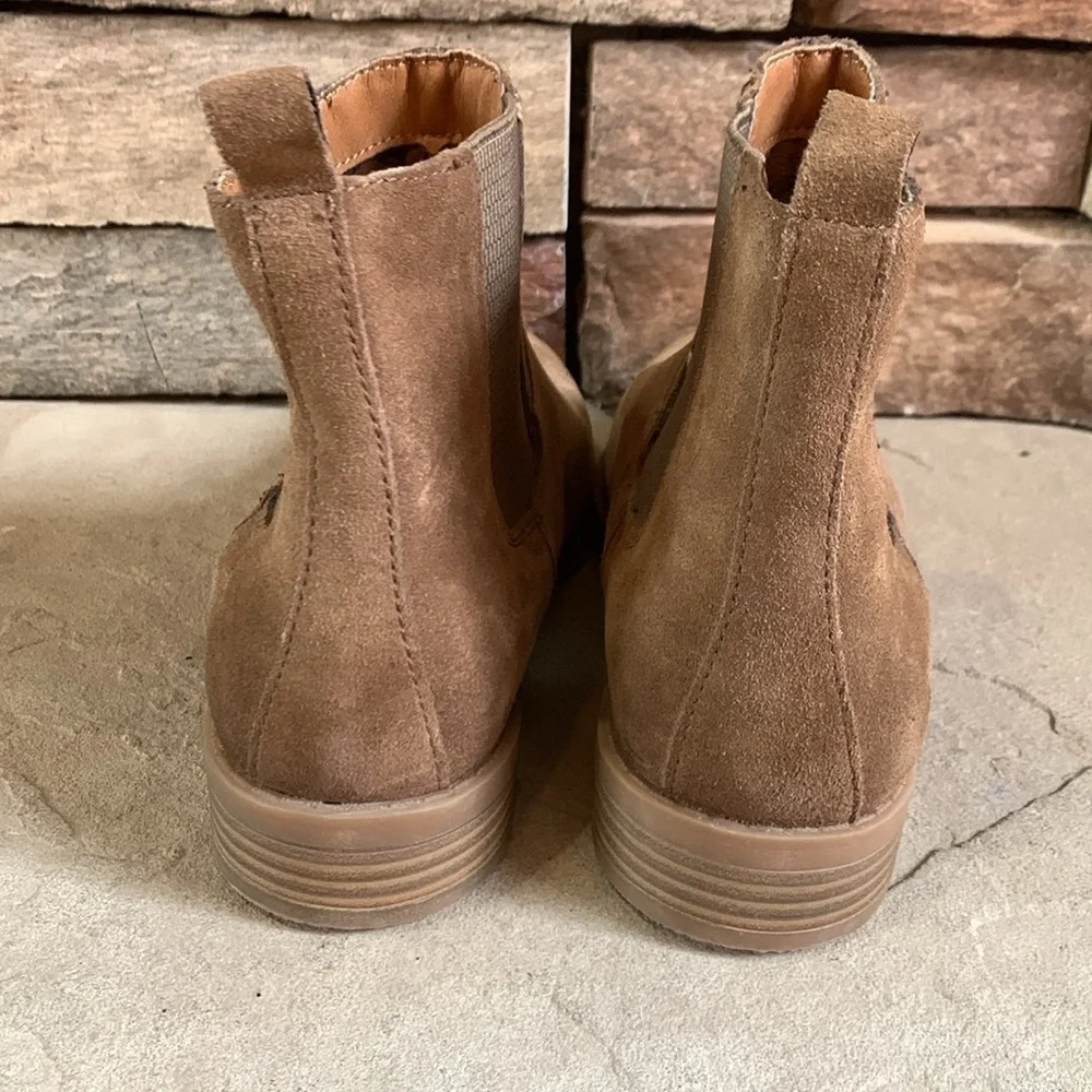 BOC size 7.5 Brown Suede Ankle Boots